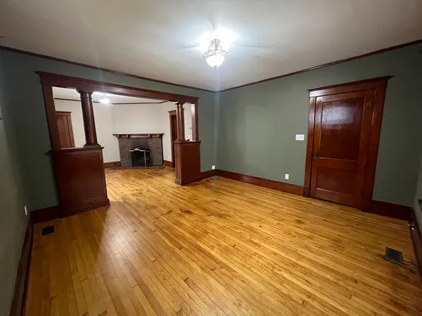 218 E Sumner St, Hartford, WI 53027