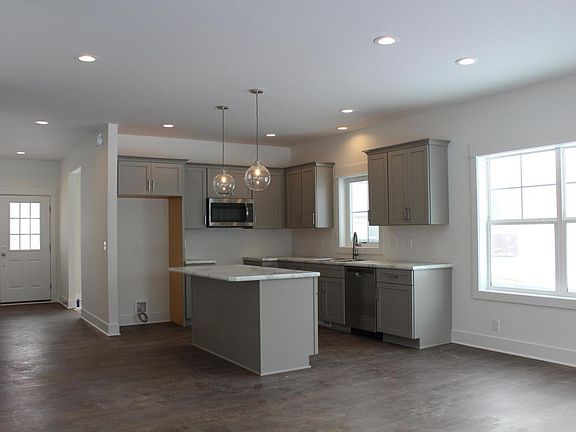 3rd image of 2128 Petoskey Dr