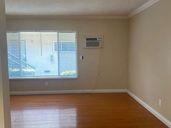 4th image of 214 N Moore Ave APT 3