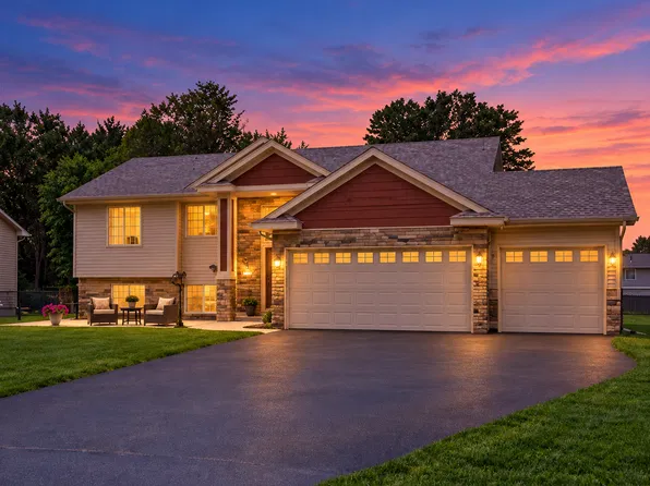 878 Kelly St, Lino Lakes, MN 55014