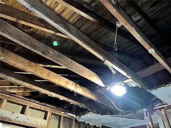 3rd image of 3018 Roosvelt St