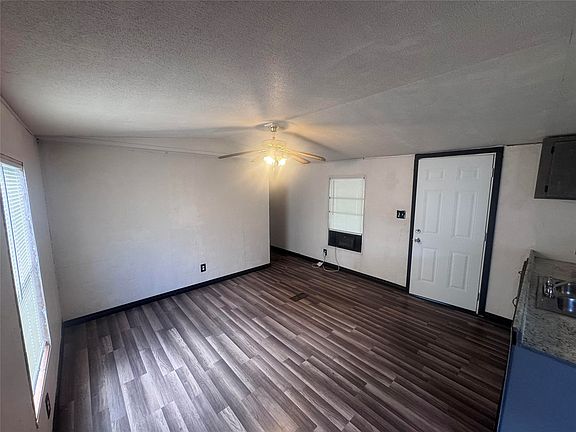 5th image of 115 Valerie Ln