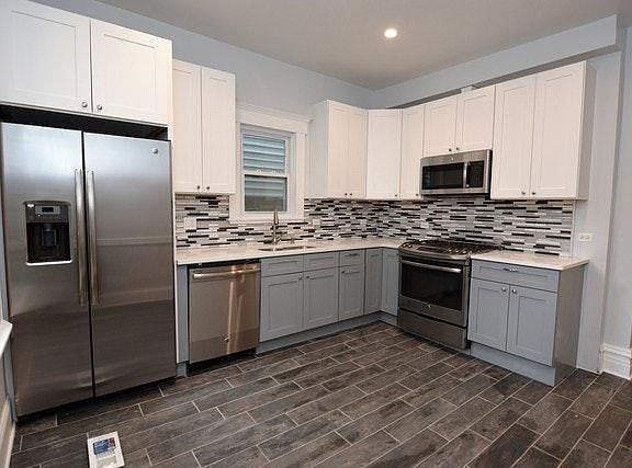 4th image of 2713 N Marshfield Ave #3