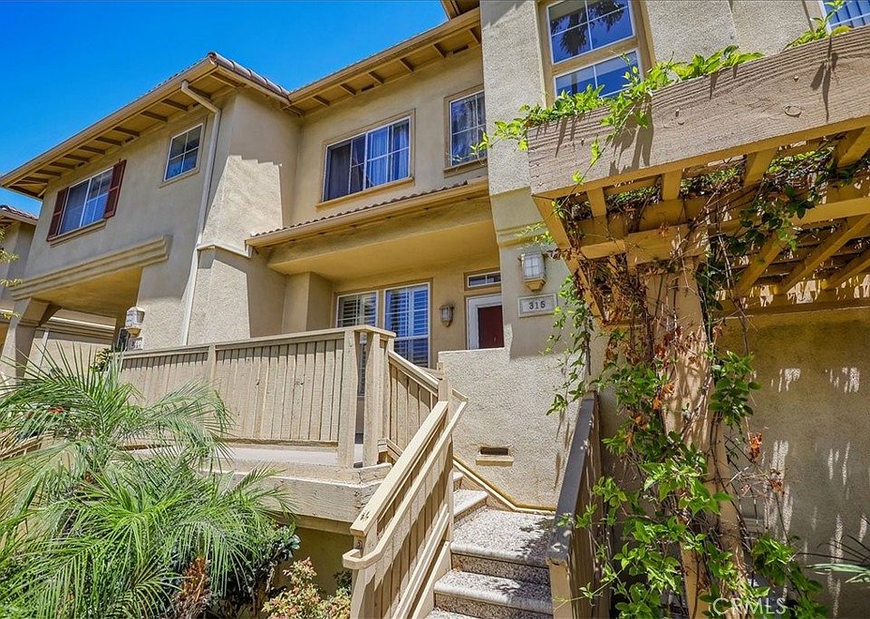 1st image of 315 W Summerfield Cir