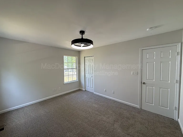 10910 Chesterwood Dr — Photo 14