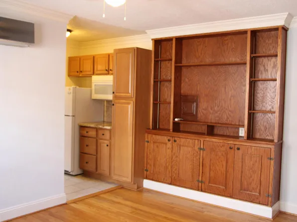 712 N Monroe St APT 4, Arlington, VA 22201