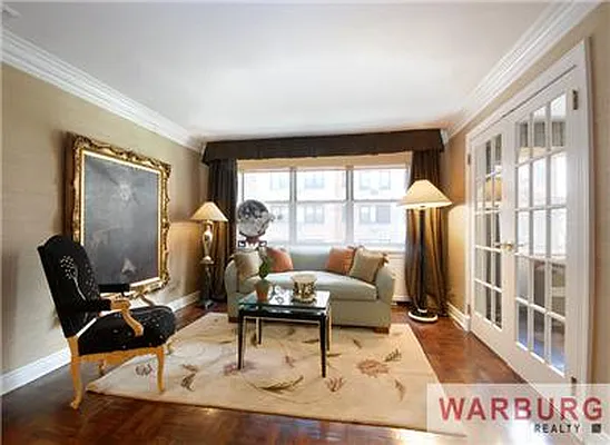 Sold by Warburg | media 22