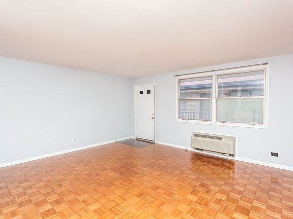 5th image of 163 N Division St #313
