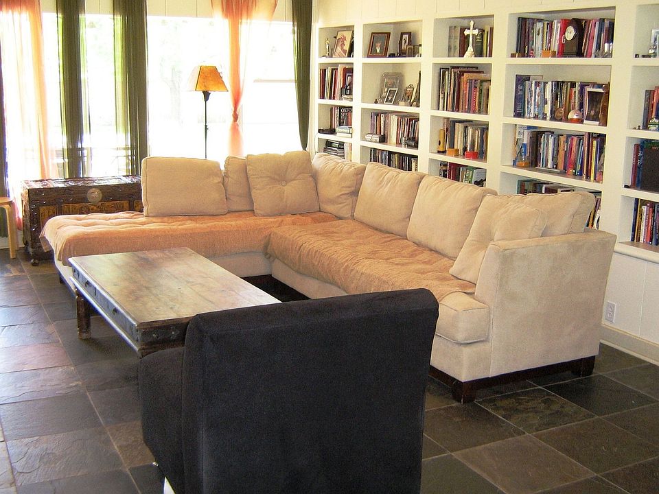 2nd image of 8506 Forest Hills Blvd