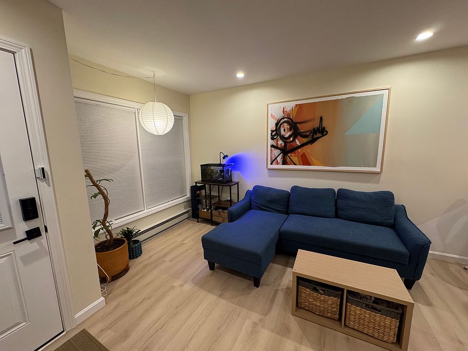 Pictures taken at night. The condo has sunny, southern exposure.