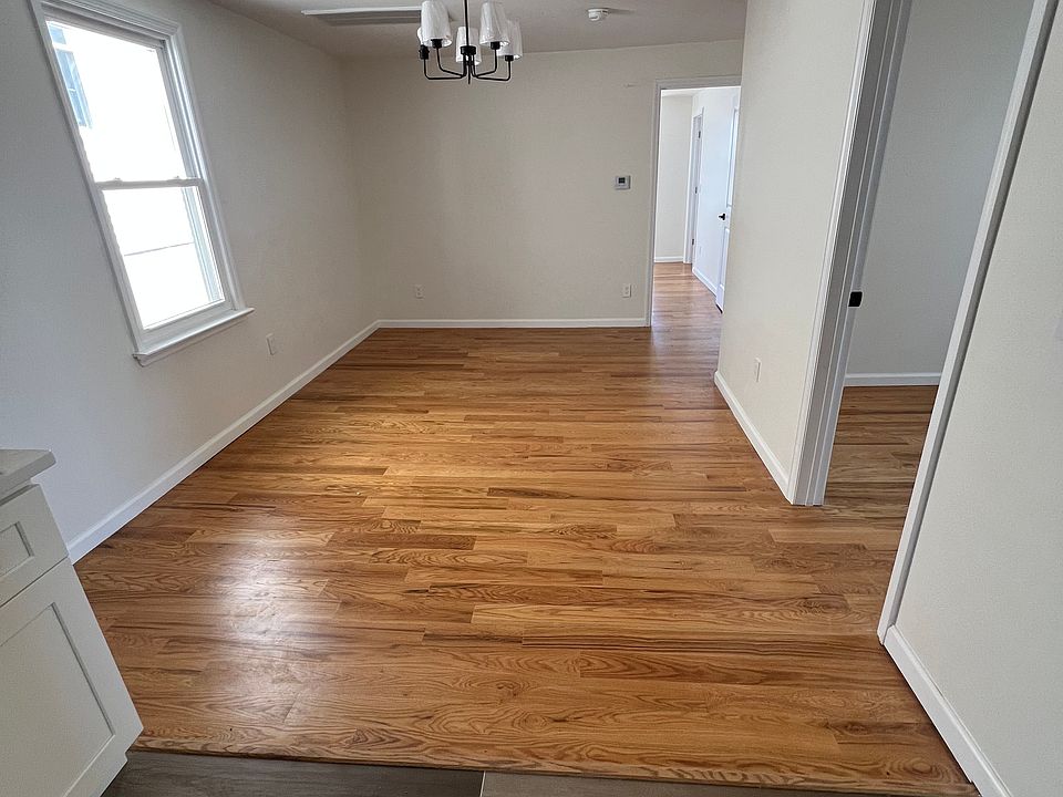 1st image of 106 Orange St Floor 2