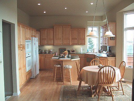 Kitchen/Breakfast Nook