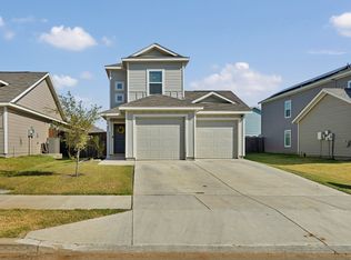 1417 Silver Spruce Ln, Fort Worth, TX 76140