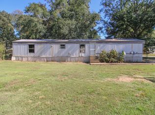 72 Cameron Cir, Muscle Shoals, AL 35661