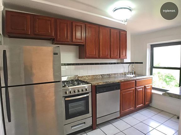4th image of 85 Saint James Pl #3