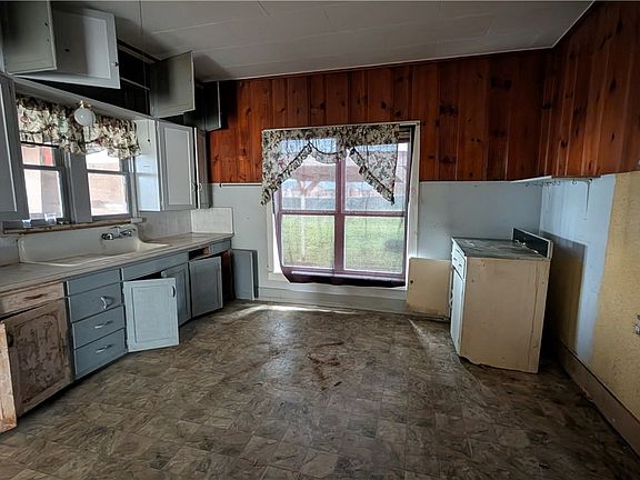 5th image of 722 Oak Ave