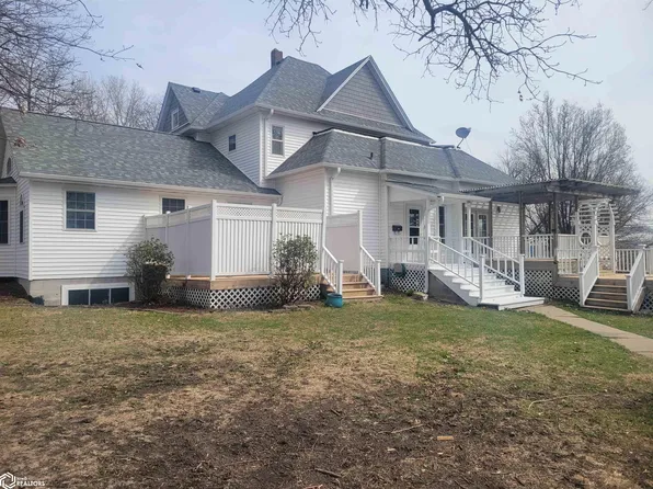 207 W Jackson St, Mount Ayr, IA 50854