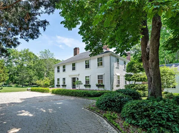 9-11 Brookside Ln, Little Compton, RI 02837