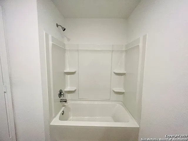 9268 James Bowie — Photo 18