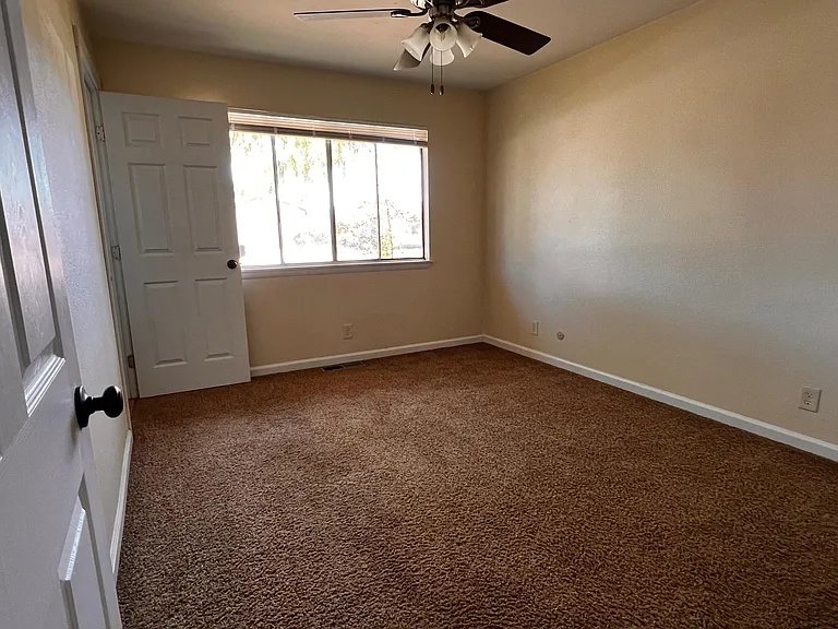 786 Portal Dr — Photo 12
