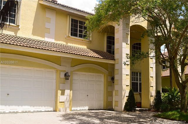 1st image of 991 Crestview Cir