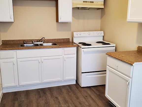 3rd image of 1734 W 31st St