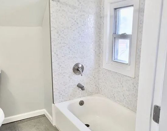 4th image of 154 Mapes Ave #3
