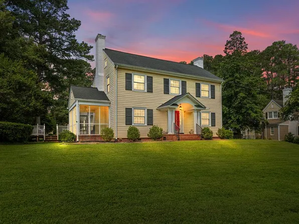 405 Meadow Ln, Franklin, VA 23851