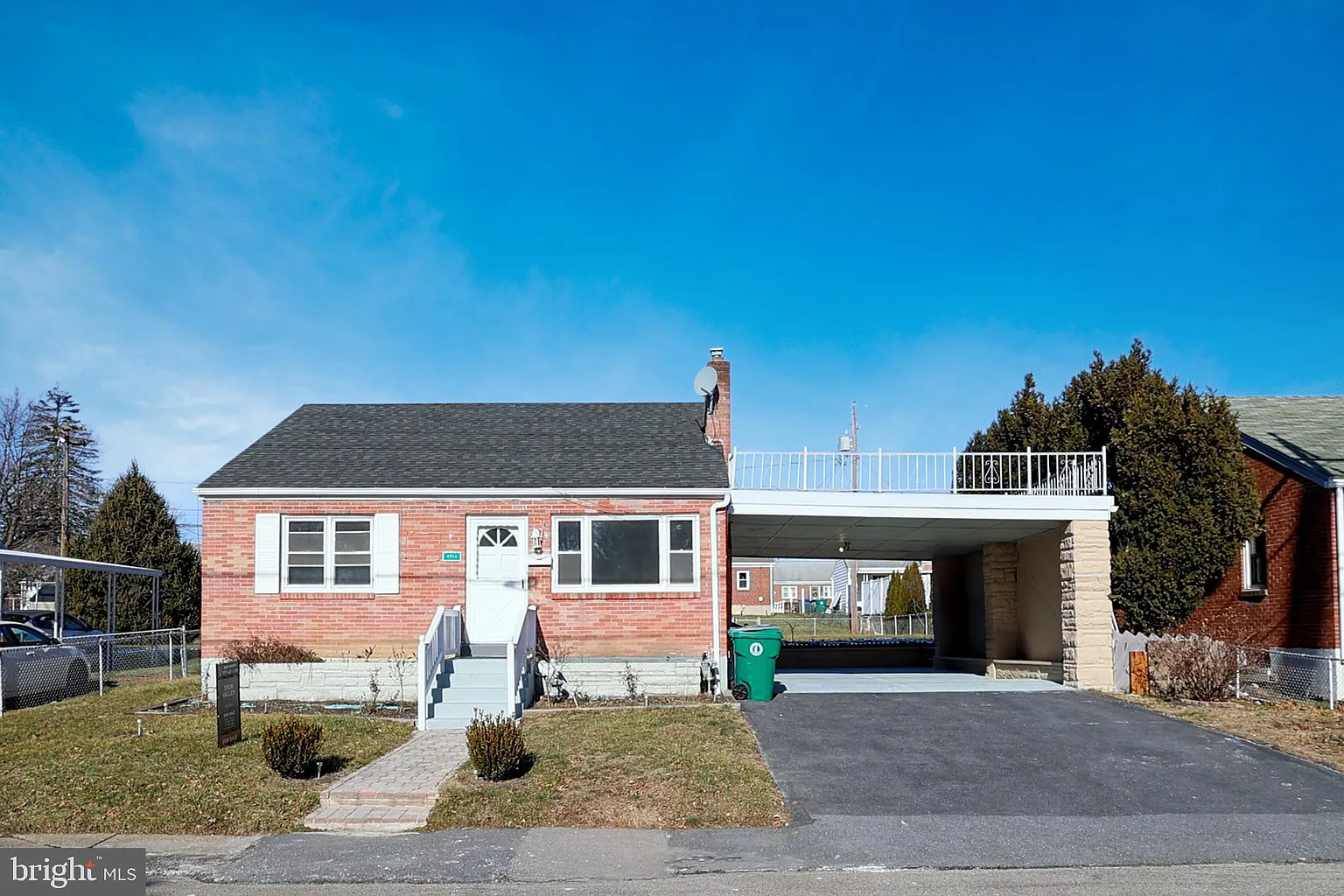 4924 Locust Ln photo 1