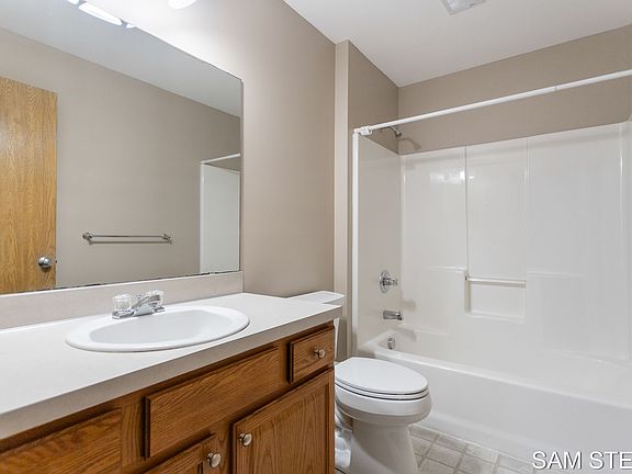 4th image of 3683 Kinnrow Ct NW