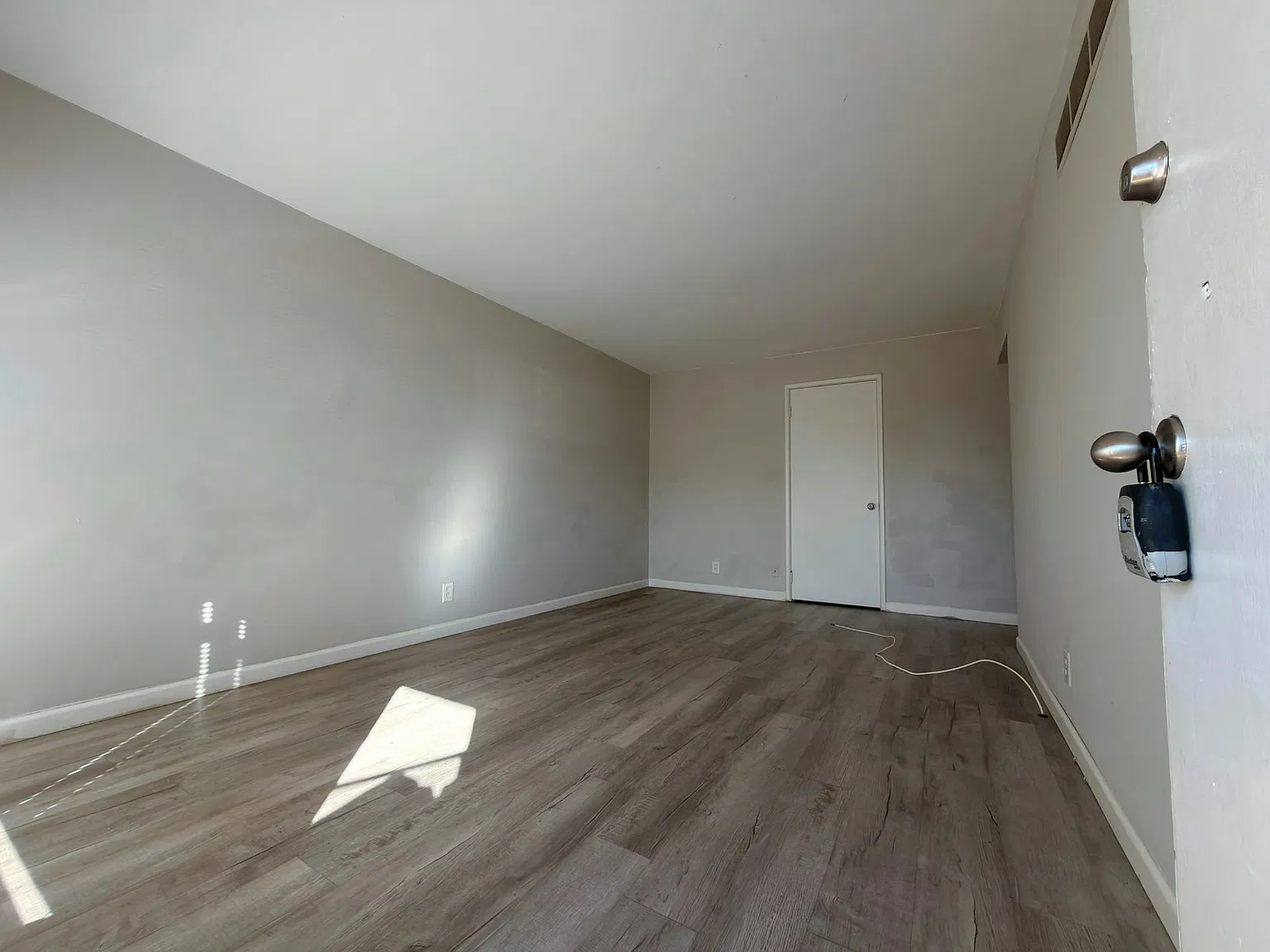 5225 Southwest Avenue, Unit 107 — Photo 3