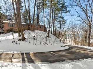 9690 Circle Dr, Bridgman, MI 49106