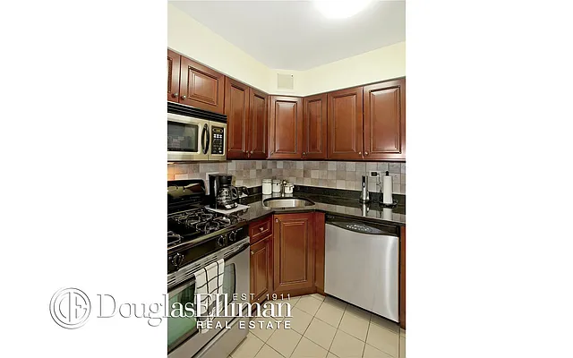 Rented by Douglas Elliman | media 3