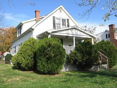 2nd image of 120 Sycamore St
