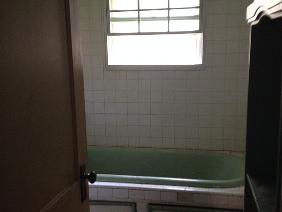 5th image of 1614 NW 16th St