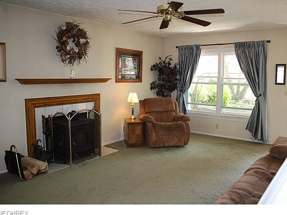 3rd image of 138 Edgewood Dr