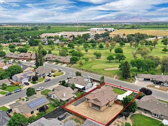 5th image of 194 Country Club Dr