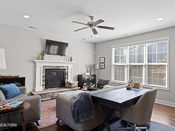5th image of 8922 Highbury Way