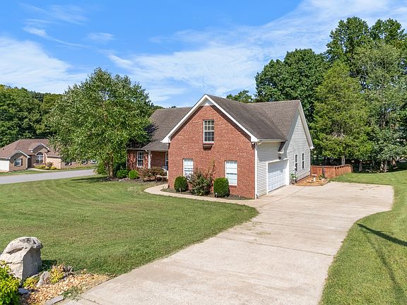 5th image of 1375 Tannahill Way
