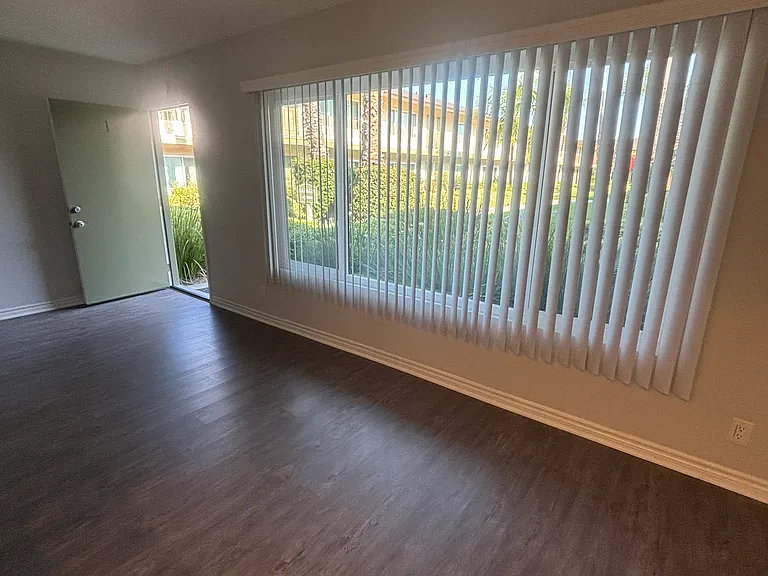 El Cortez Apartments — Photo 29
