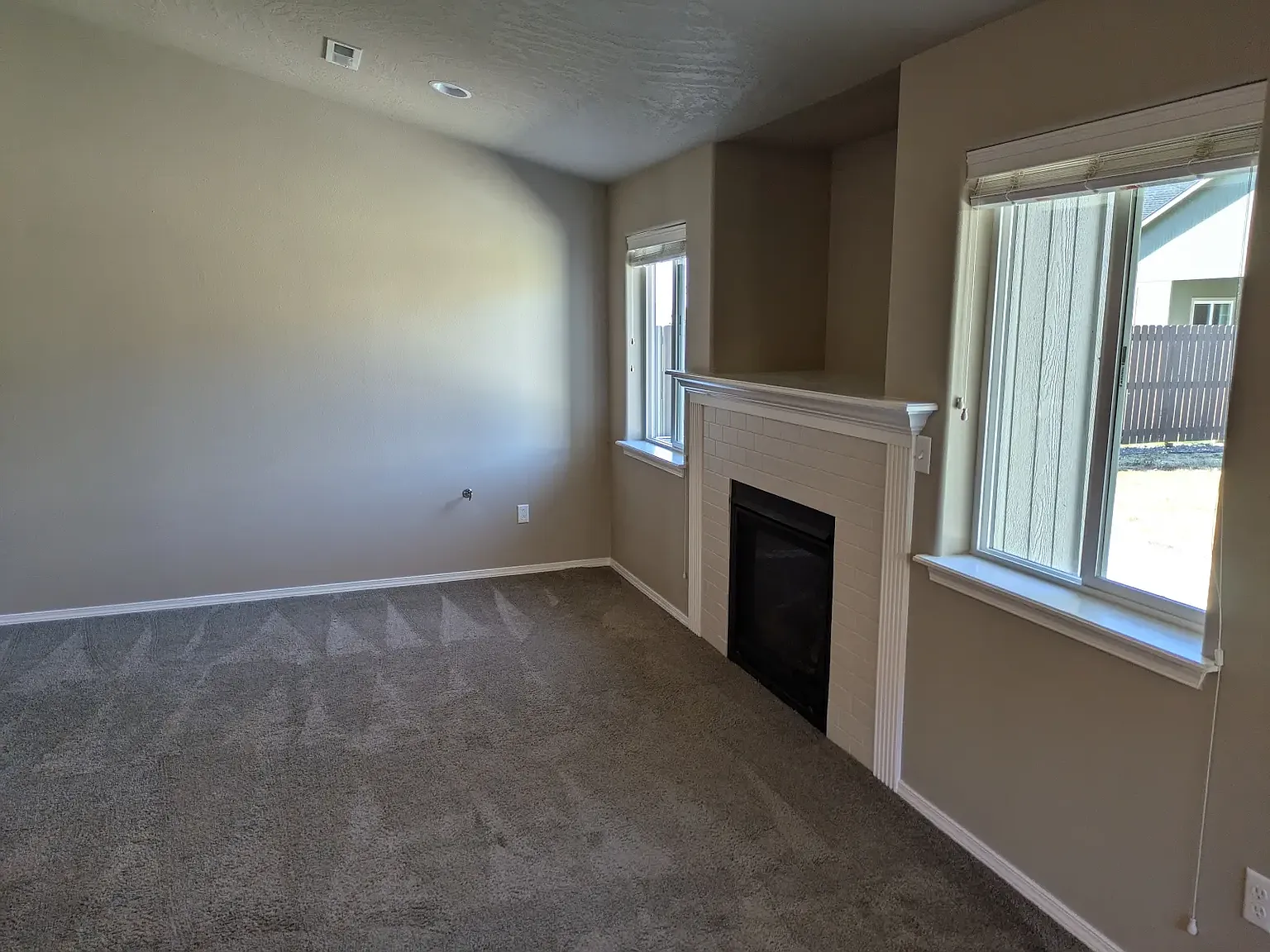 3 bed, 1412 sqft, $2,200 — Photo 3