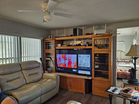3rd image of 148 E Graves Ave #148