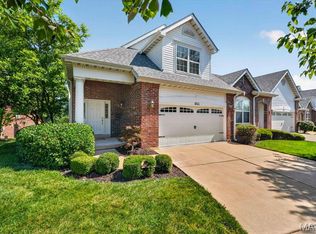 8931 Hilltop Manor Dr, Saint Louis, MO 63132