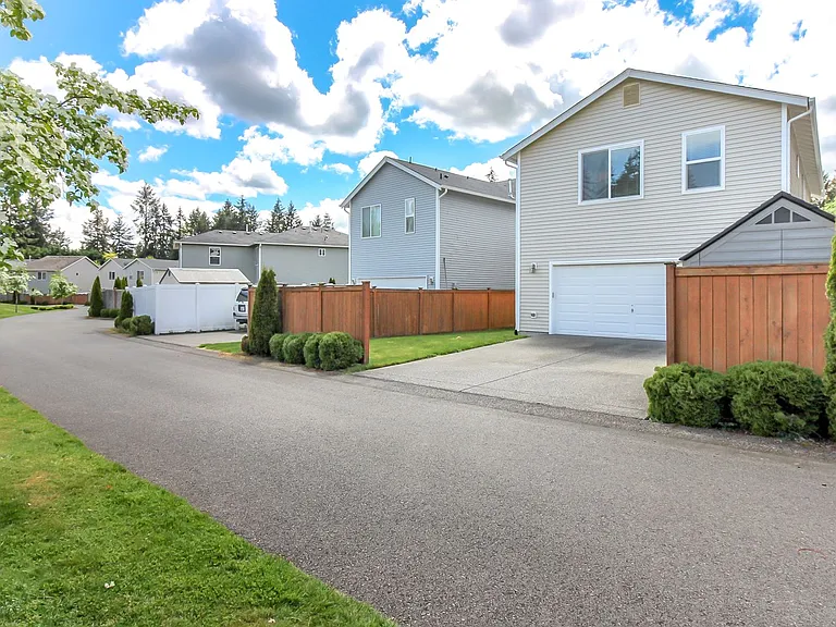 1360 Sinclair Dr — Photo 34