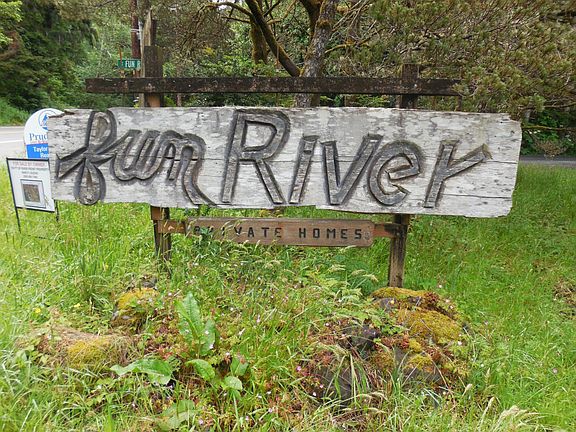 4th image of 1419 S Fun River Dr