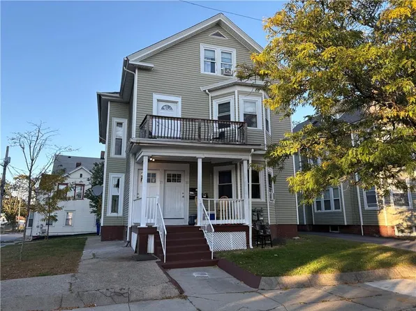 31-33 Hawthorne St, Providence, RI 02907