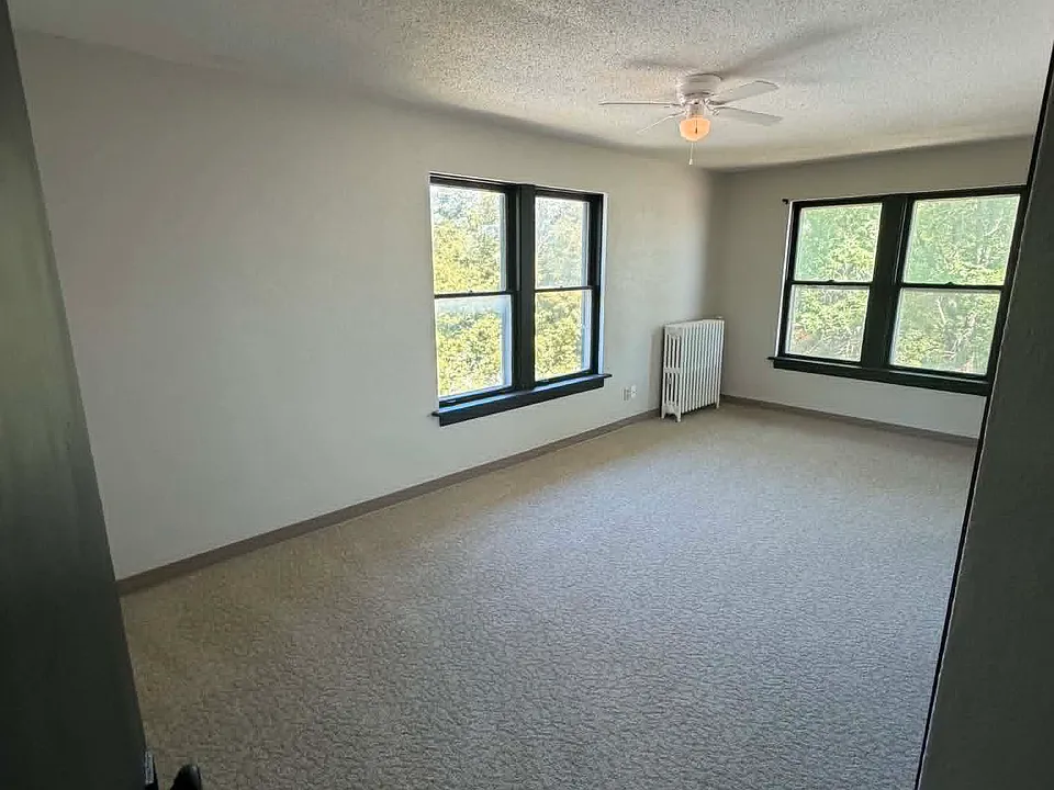 303 N Broadway #12