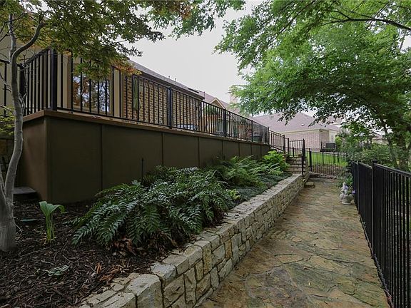 5th image of 737 Creekview Ln