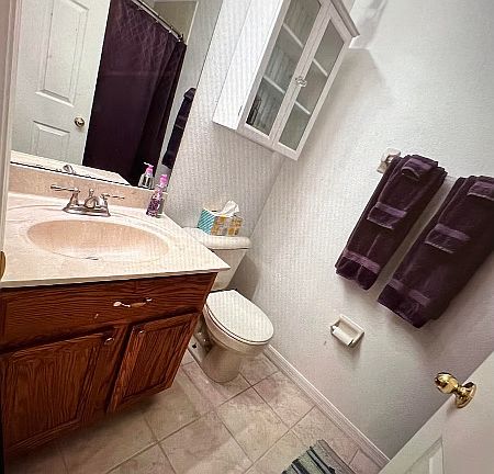 4th image of 652 Vallance Way NE