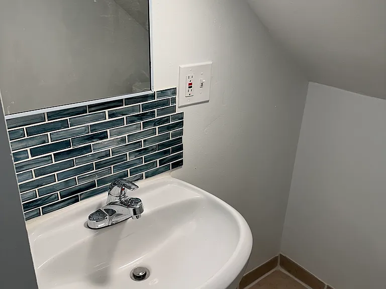 2237 S Homan Ave — Photo 9
